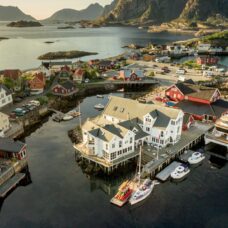 Henningsvær Bryggehotell